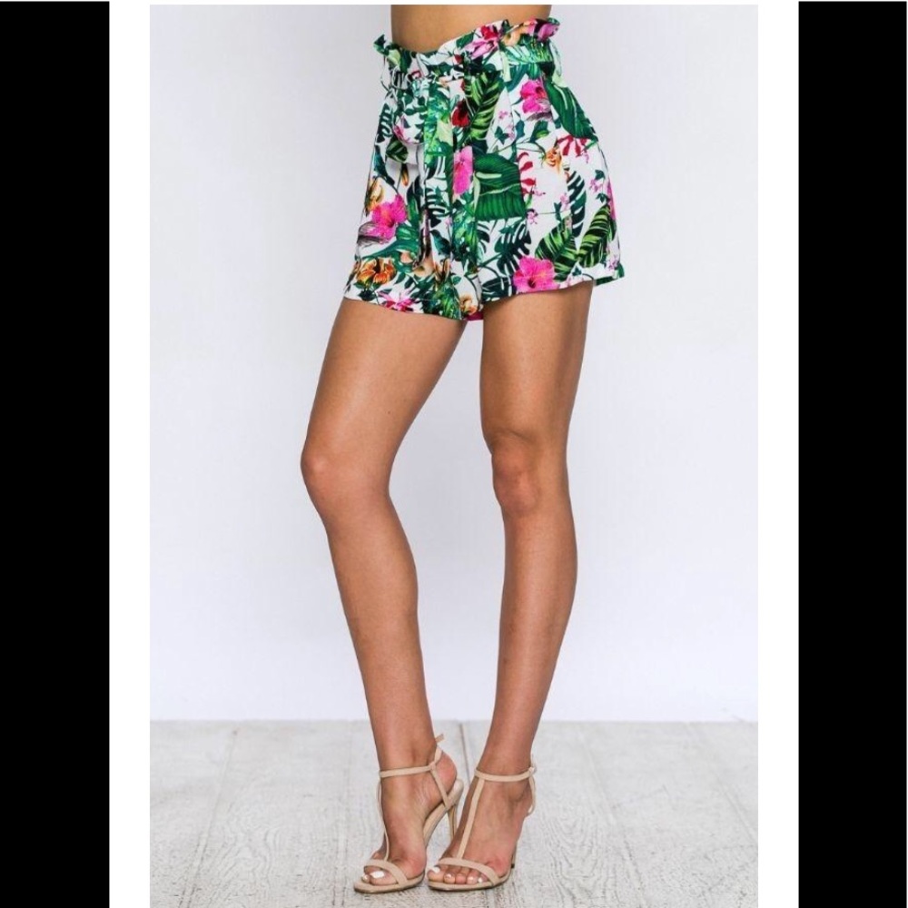 BOUTIQUE INVENTORY CLEAR OUT: Palm Print Shorts